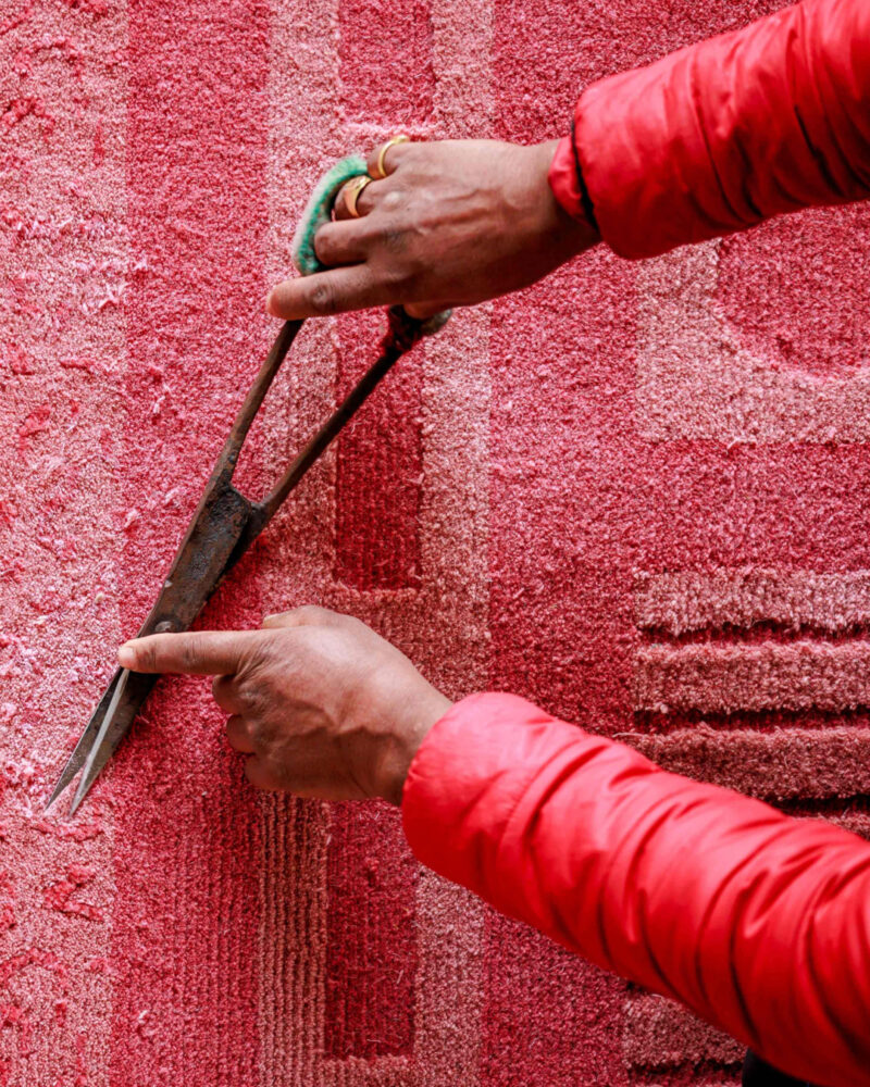 The entire rug goes through a quality control, ensuring that the yarns are all equal to give an even finish.