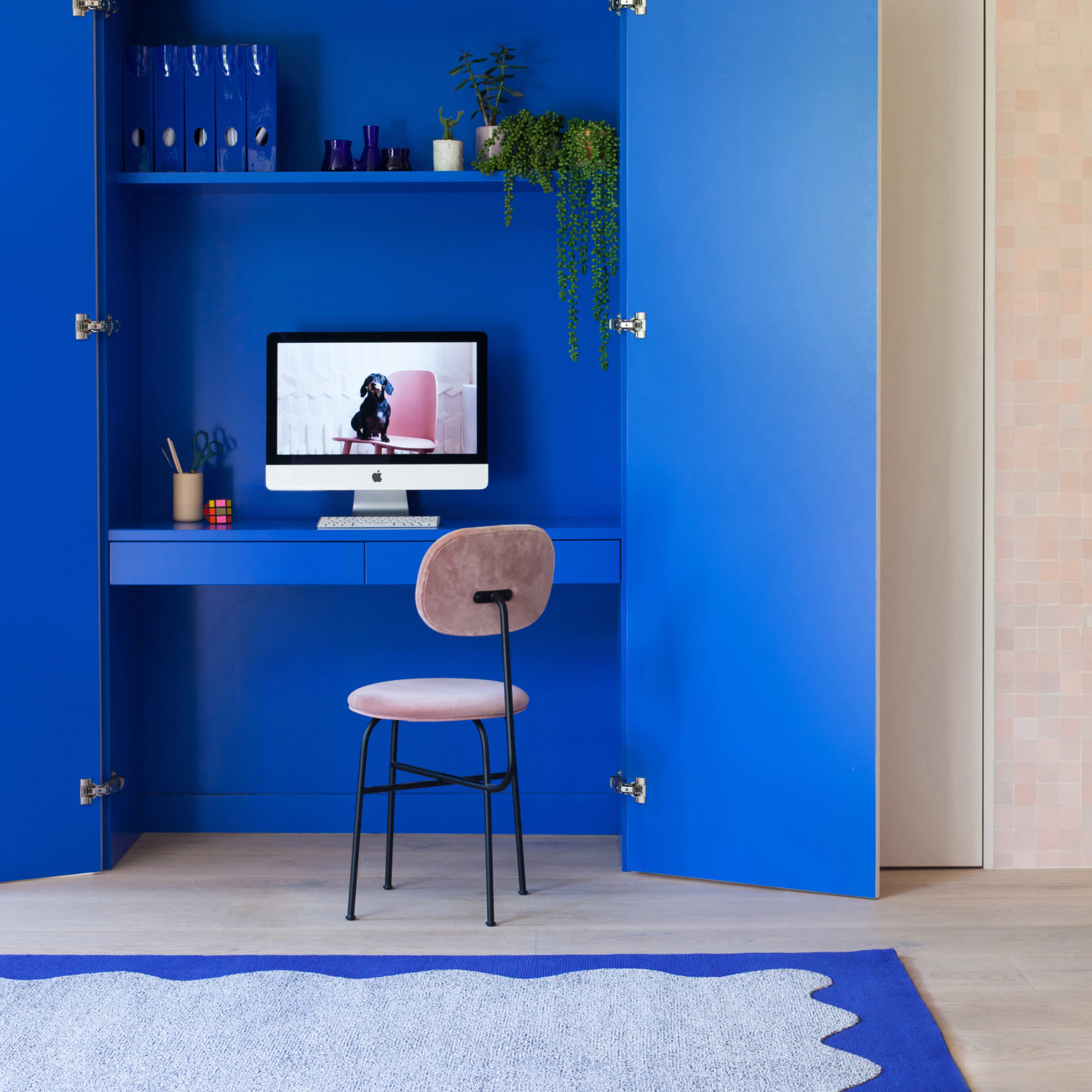 Portal Inverse in Blue rug by 2LG Studio _ FLOOR_STORY